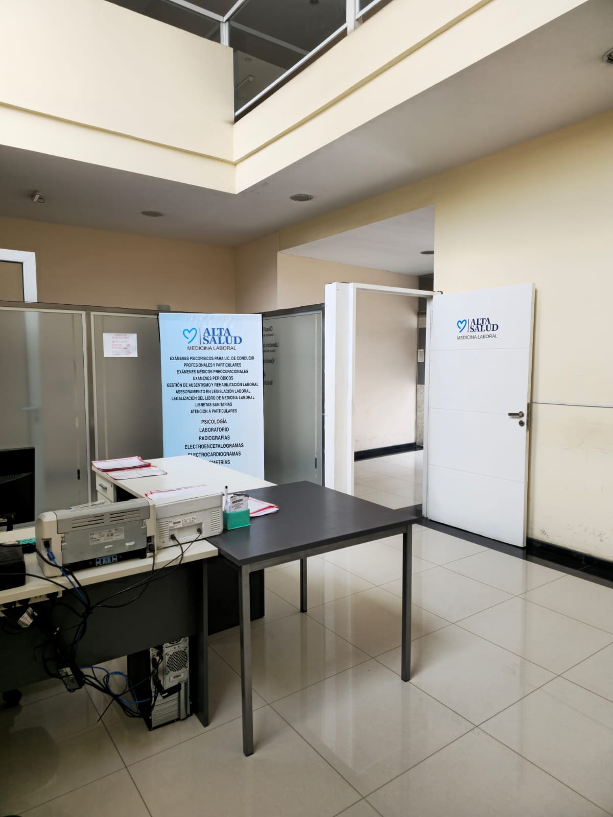 Alta Salud — equipo e instalaciones